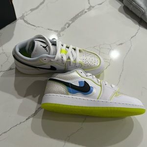 Nike air Jordan 1 Low SE GS Brand new in box!!!!